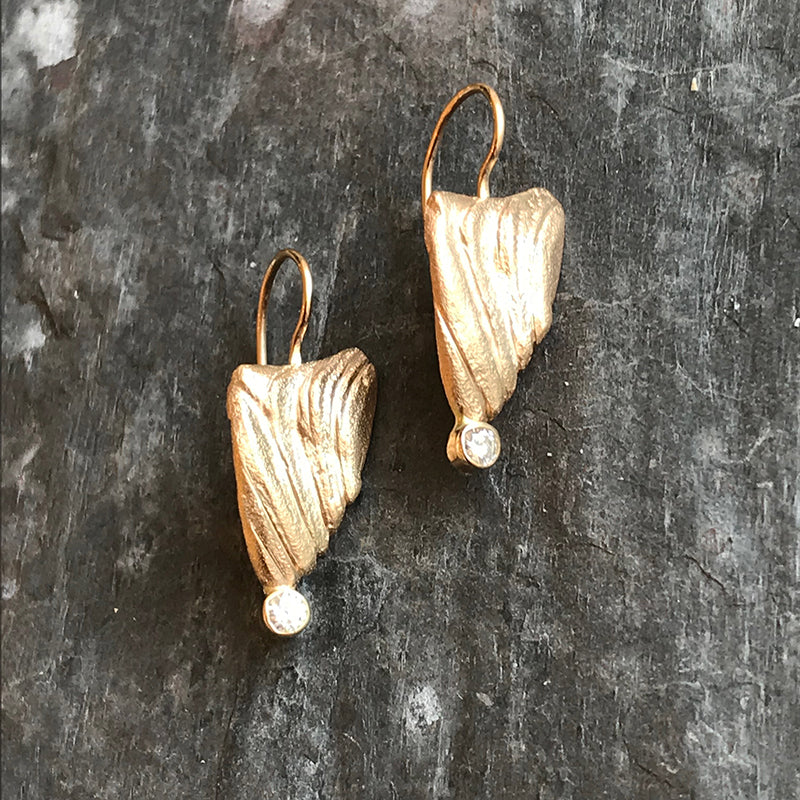 Gold & Shell Cameo Earrings 14k - Yourgreatfinds